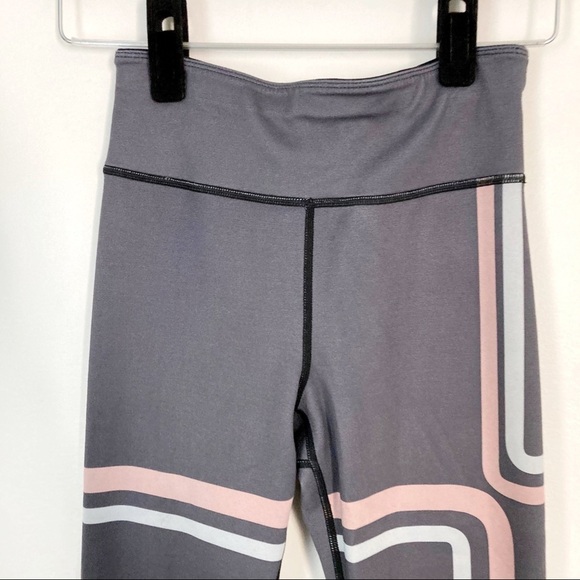 SWEATY BETTY Double Duty Reversible Crop Leggings - Picture 7 of 11